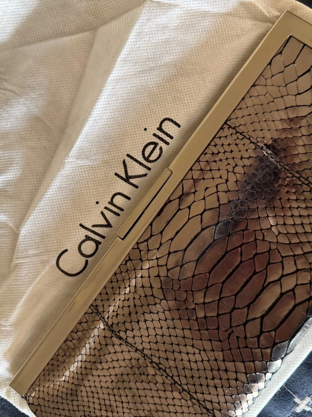 ✨ Calvin Klein Wristlet Metallic Pewter Lizard Skin Clutch Bag EUC